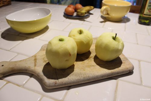 Caramelized apple cake